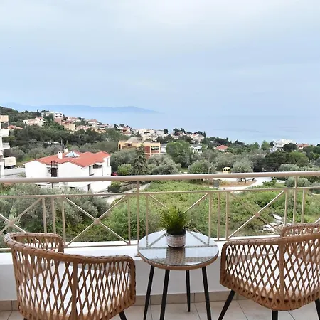 Sunrise Luxury Pool * Palaiontsiflikion