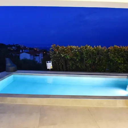 Sunrise Luxury Pool
