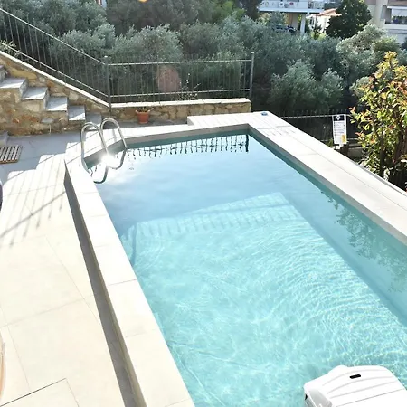 Sunrise Luxury Pool * Palaiontsiflikion