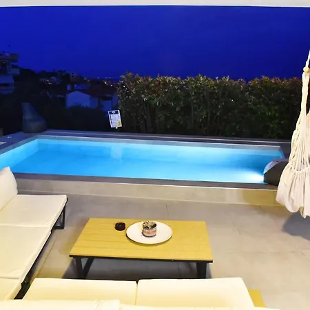 Sunrise Luxury Pool * Palaiontsiflikion